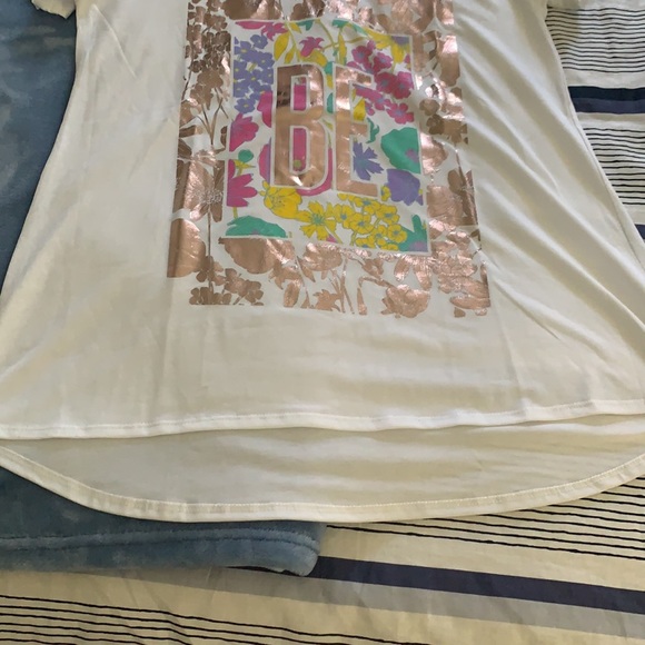 LulaRoe T-shirt - Picture 7 of 10